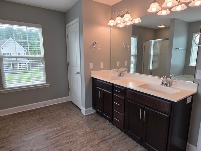 Building Photo - Belmont Glen! Community Amenities! 4 bedrooms, 2.5 baths. Extended cover patio. RV parking. Addit...