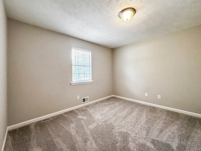 Building Photo - 2752 Fairburn Rd SW