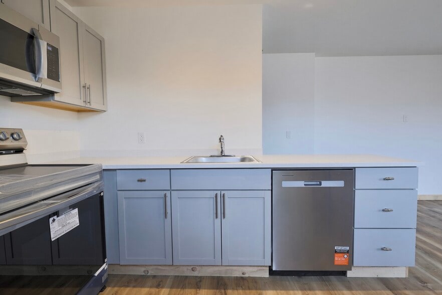 Building Photo - 401 Brinton Ave