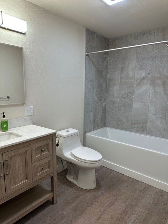 Building Photo - 163