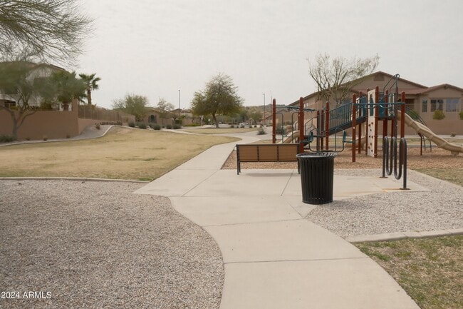 Building Photo - 18428 W Summer Haven Dr