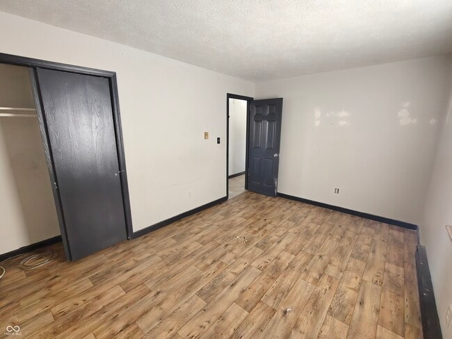 Building Photo - 5791 N Vinton Hills Dr