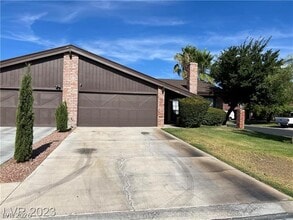 Building Photo - 604 Raintree Ln