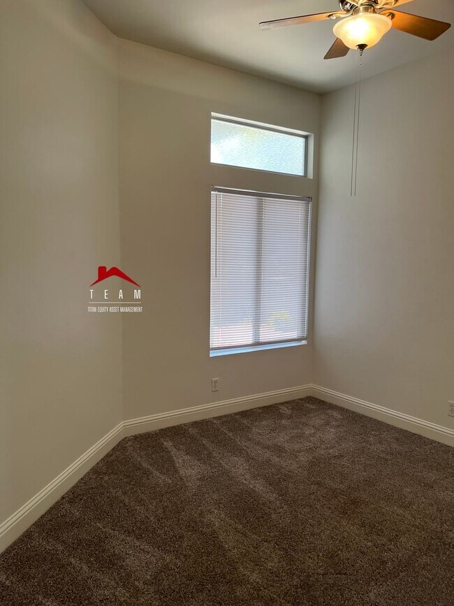 Building Photo - 5231 Del Vista Way