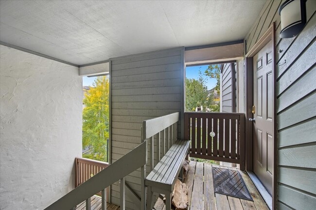 Building Photo - 998 W Beaver Creek Blvd
