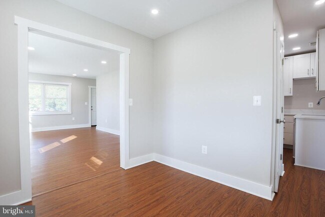 Building Photo - 21411 Montgomery Ave