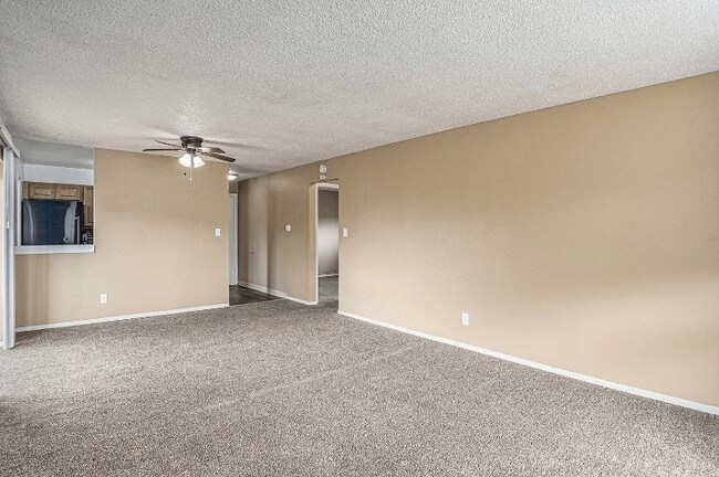 Building Photo - 4215 Loomis Ave