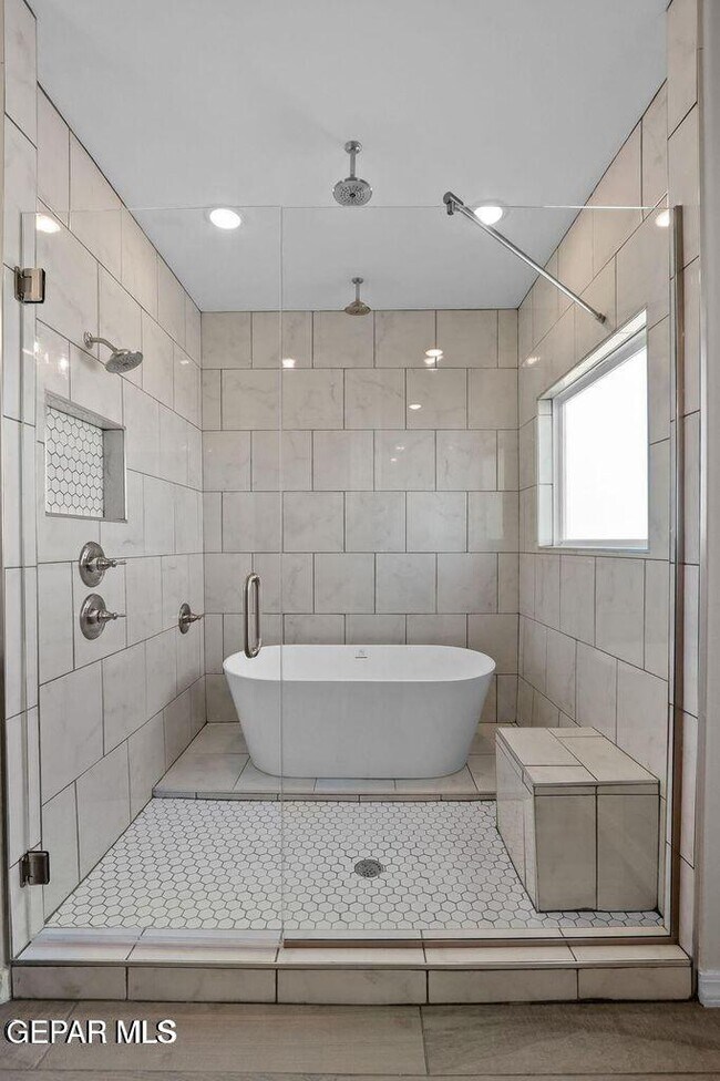 Building Photo - 7429 Rio Rimac Dr