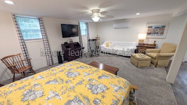 Building Photo - 3/2.5 House Near Brevard - Furnished or Unfurnished