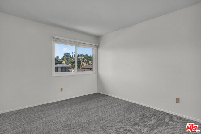 Building Photo - 4076 Tropico Way