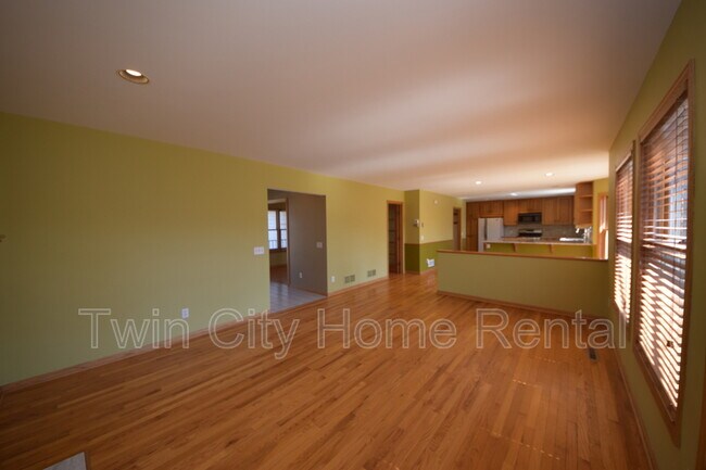 Building Photo - 14531 Wellington Rd