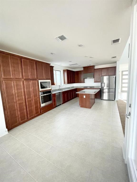 Building Photo - 9101 Spire View