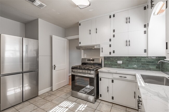 Building Photo - 1415 22nd St