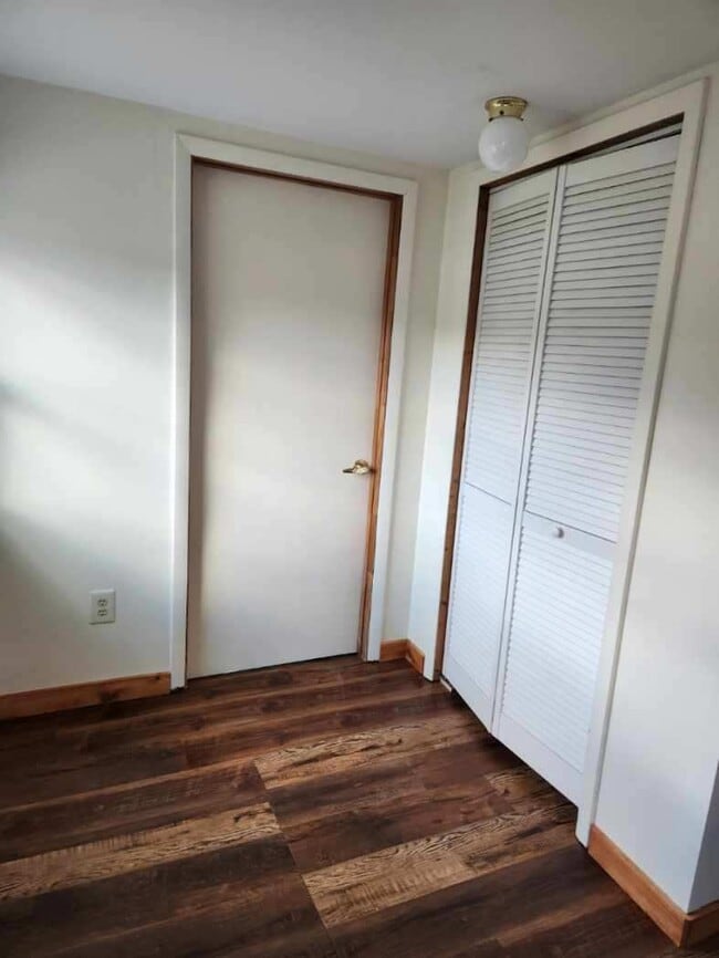 Building Photo - 5374 S State Rd 10