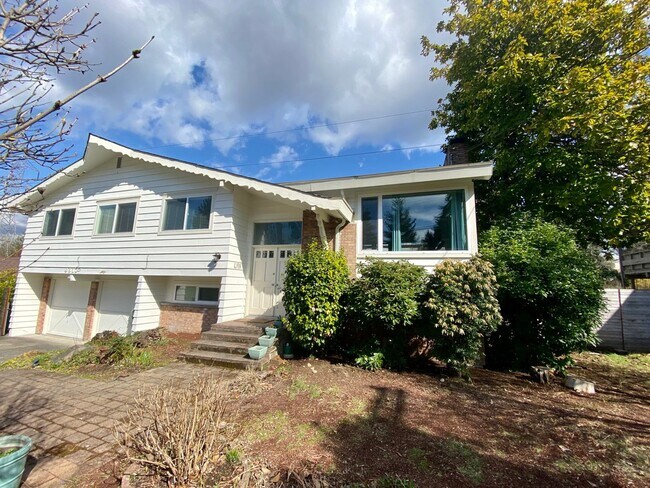 Building Photo - 6310 123rd Ave SE