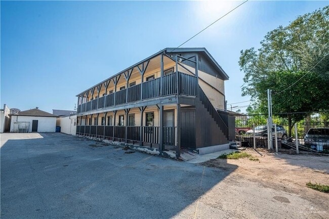 Primary Photo - 130 N Texas Ave