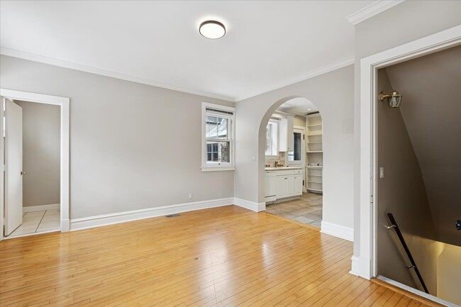 Building Photo - 3760 Gilgare Ln