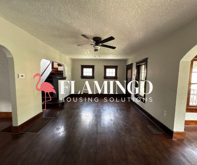 Building Photo - Spacious 3-Bedroom Home with Central Air & Garage in Dayton
