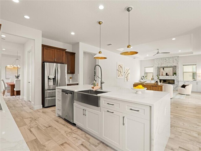 Building Photo - 10414 Royal Cypress Way