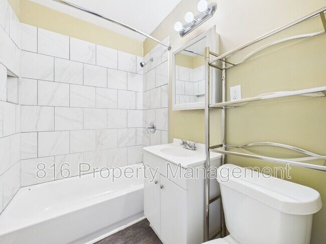 Building Photo - 3716 Mersington Ave