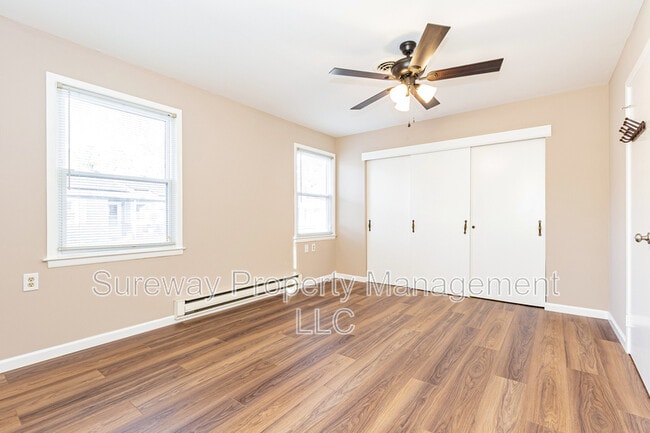 Building Photo - 49 Westport Dr