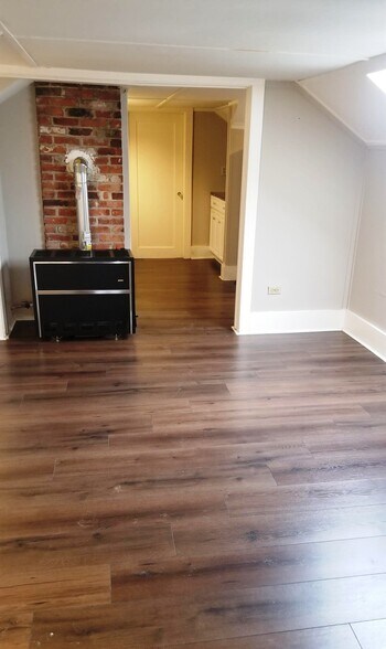 Building Photo - 3055 Delaware Ave