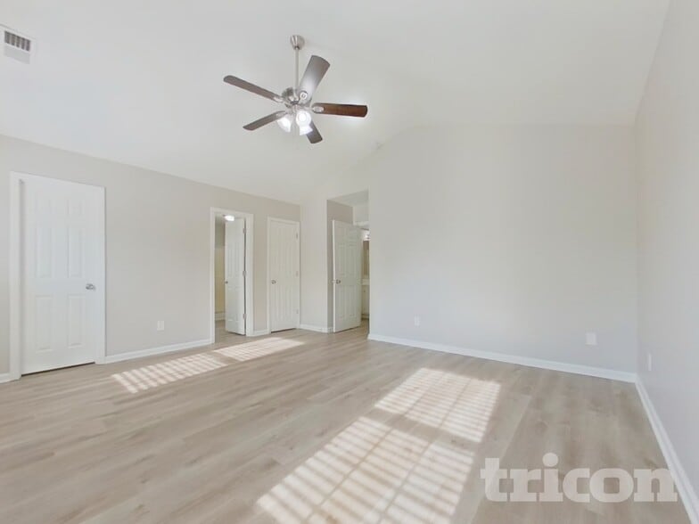 Building Photo - 212 Barnevelder Dr