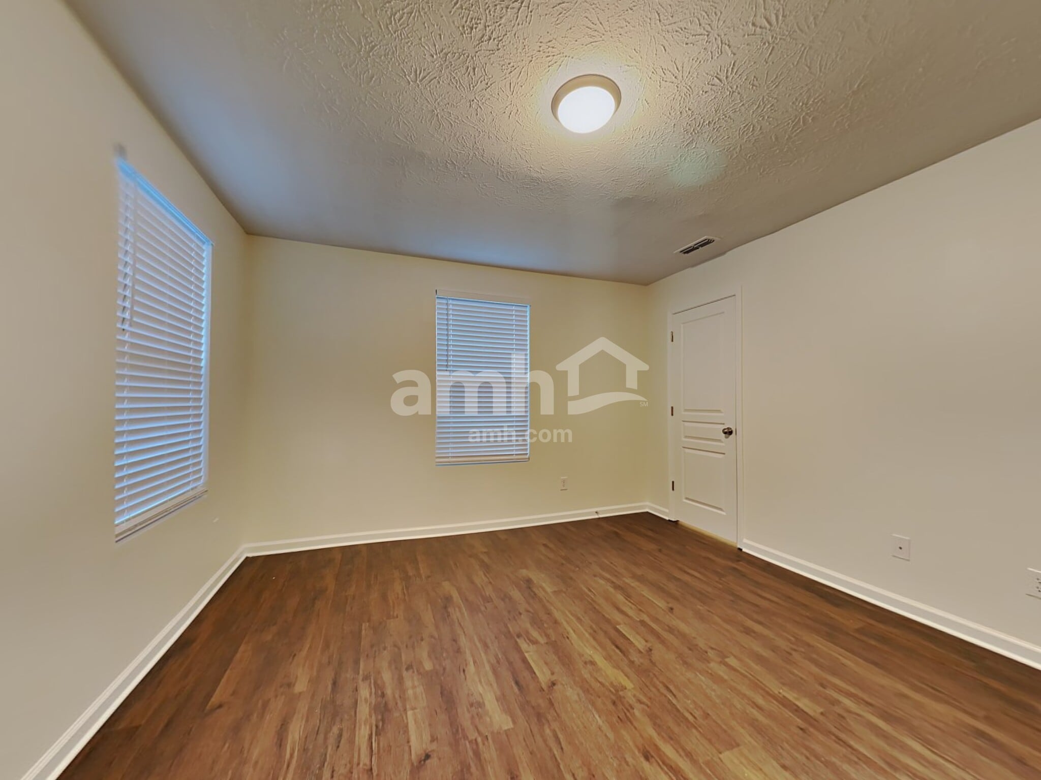 Building Photo - 6605 Shooting Star Dr