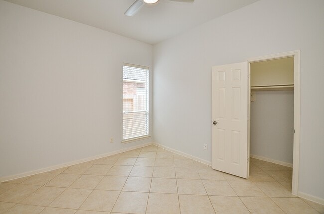 Building Photo - 3910 Jade Cove Ln