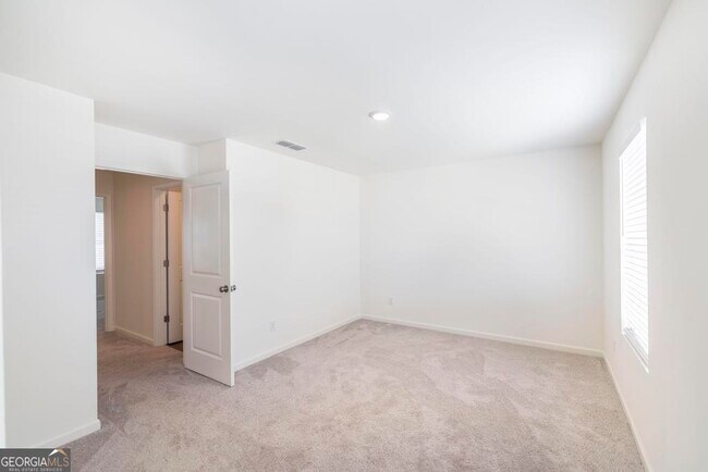 Building Photo - 105 Flat Rock Ml Trl
