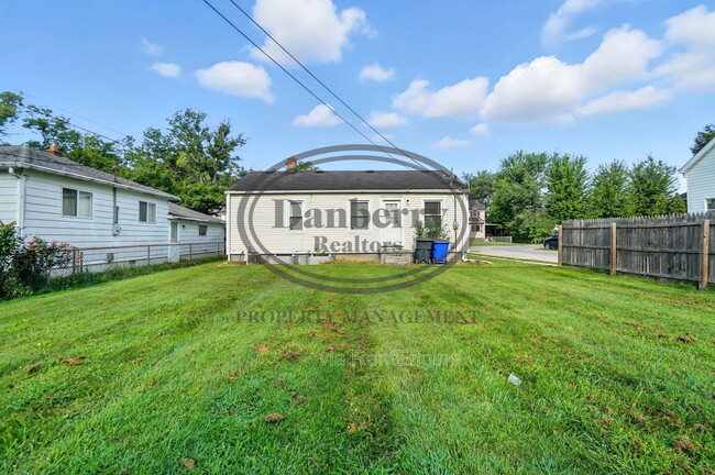 Building Photo - 1126 Searles Rd