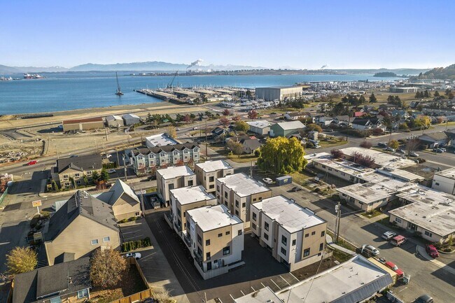 Building Photo - 914 21st St