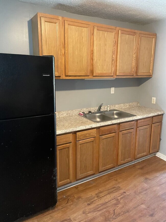 Building Photo - 4025 Gary Dr