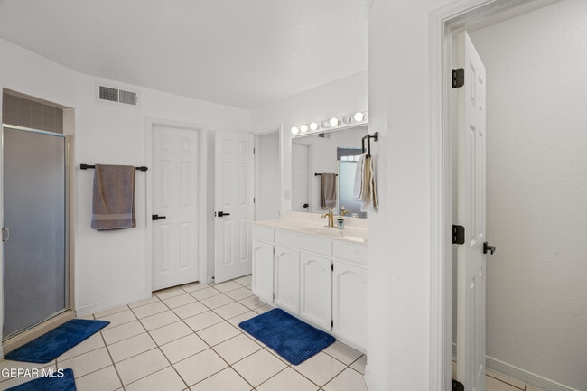 Building Photo - 6205 La Posta Dr