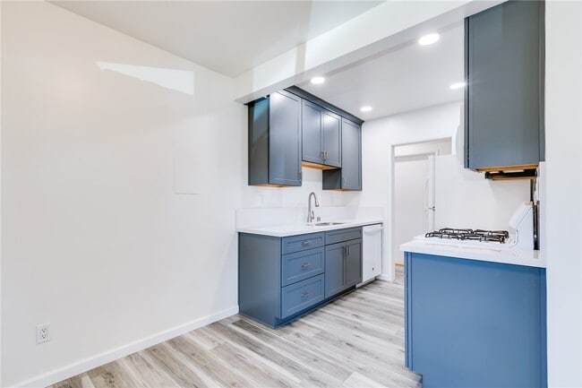 Building Photo - 951 S Idaho St