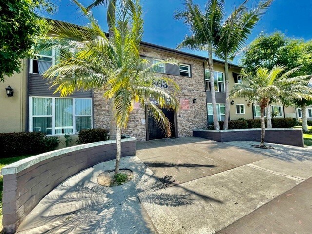 Primary Photo - 863 Center St