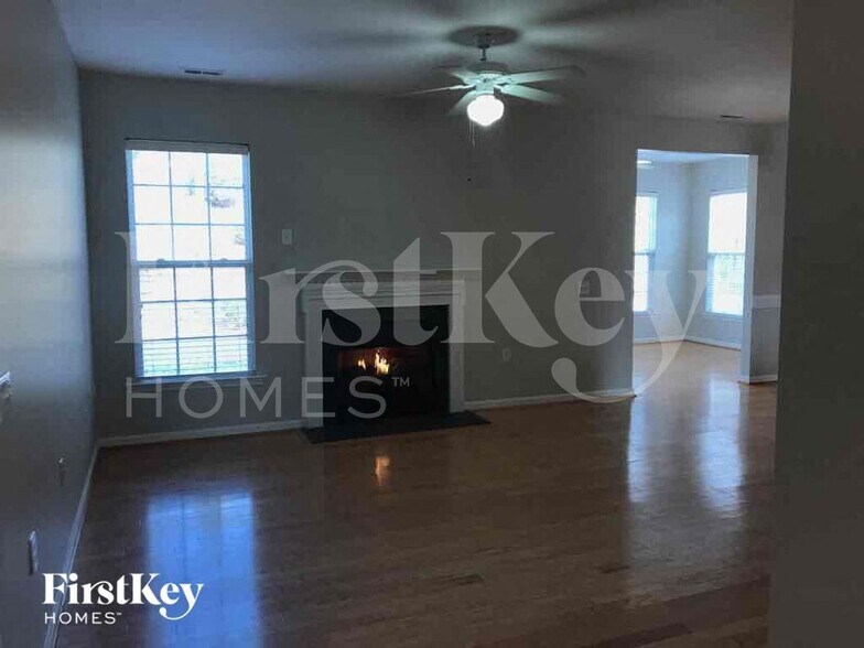 Building Photo - 4065 Eastford Court