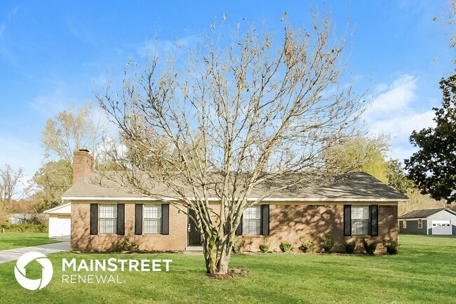 Building Photo - 26 Hickory Hills Dr