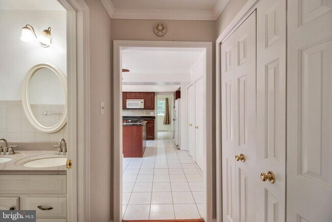 Building Photo - 13920 Wagon Way