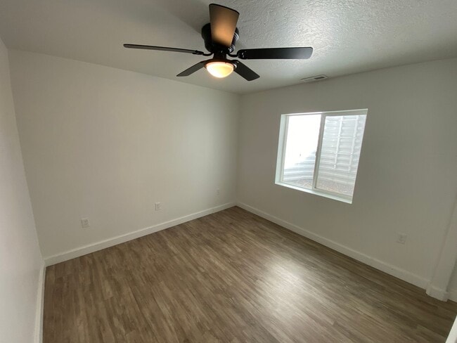 Building Photo - Beautiful House with basement apartment