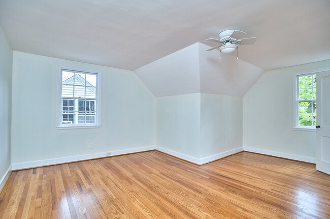 Building Photo - 2020 Pershing St