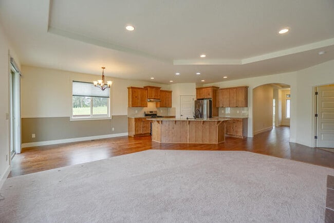 Building Photo - NEWER THREE BEDROOM IN CUL-DE-SAC