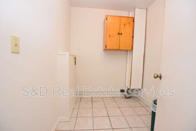 Building Photo - 1503 Hanson Ave