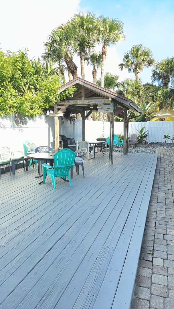 Building Photo - Fully Furnished Two Bedroom Long Term Beach Apartment for Rent