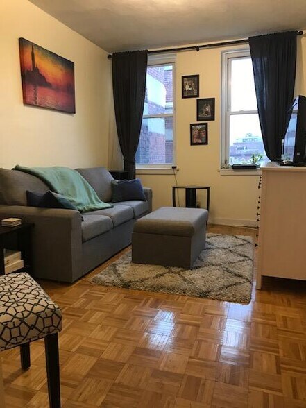 Building Photo - 71 Joy St