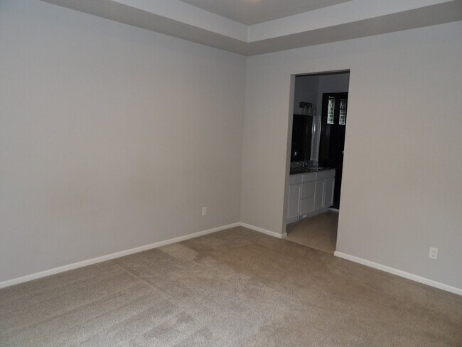 Building Photo - 6520 Golden Briar Ln
