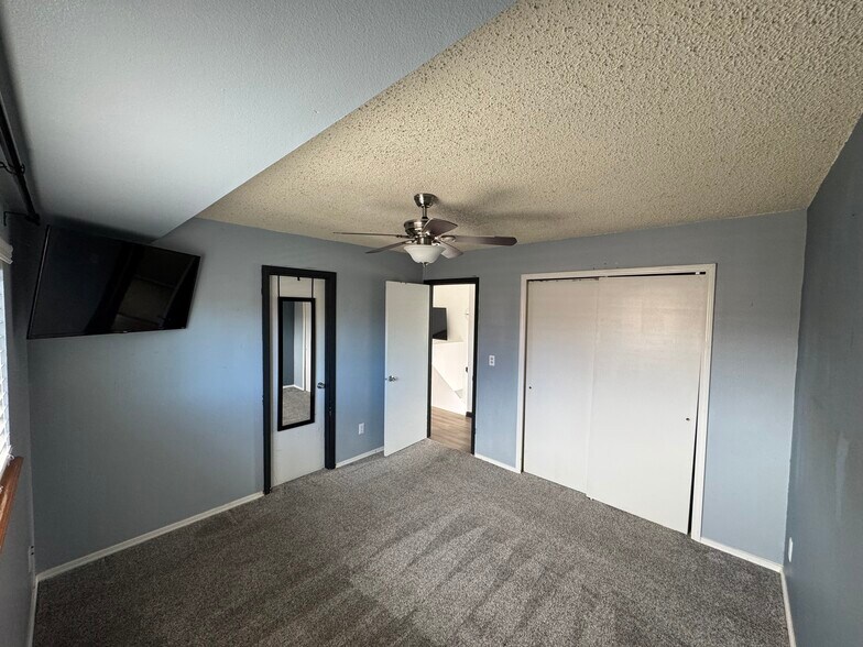 Building Photo - 7624 Montarbor Dr