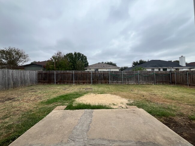 Building Photo - 162 Challenger