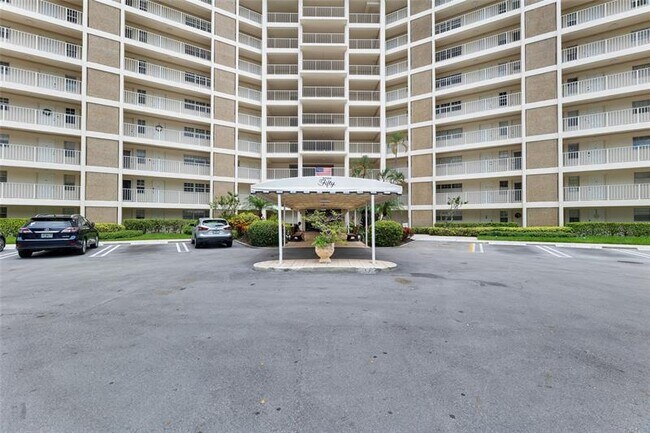 Building Photo - 3090 N Course Dr