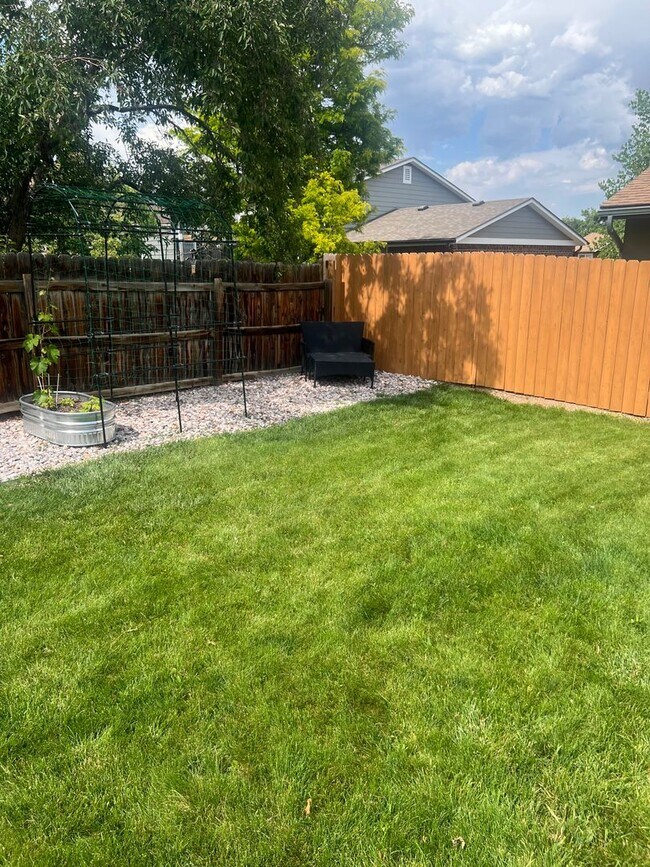 Building Photo - Stylish 3Bd 2Ba Sheridan Green Gem Near Pa...